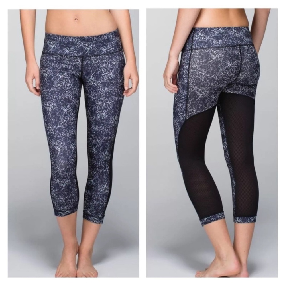 Lululemon Journey Crop size 2 vintage 2014
Rocky Road Sand Dune / Black Leggings